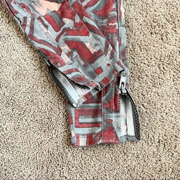 Monika Chiang Geometric Moto Skinny Pants Women's 25 Low Rise Ankle Zip Gray Red - Picture 3 of 7